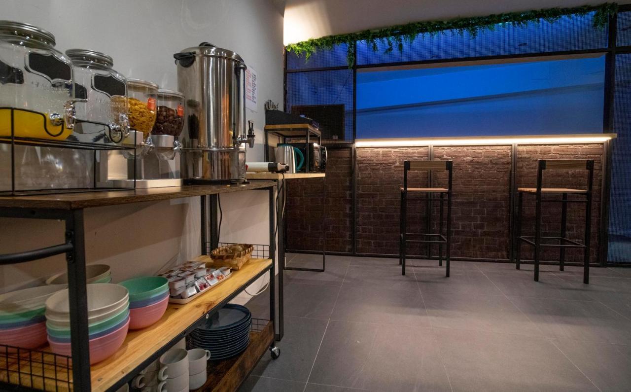 Madriz Hostel Eksteriør billede